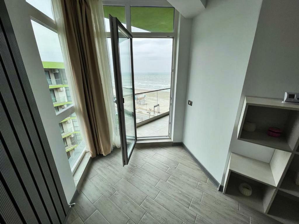 Dragomir Apartments Alezzi 1 Navodari Exterior photo